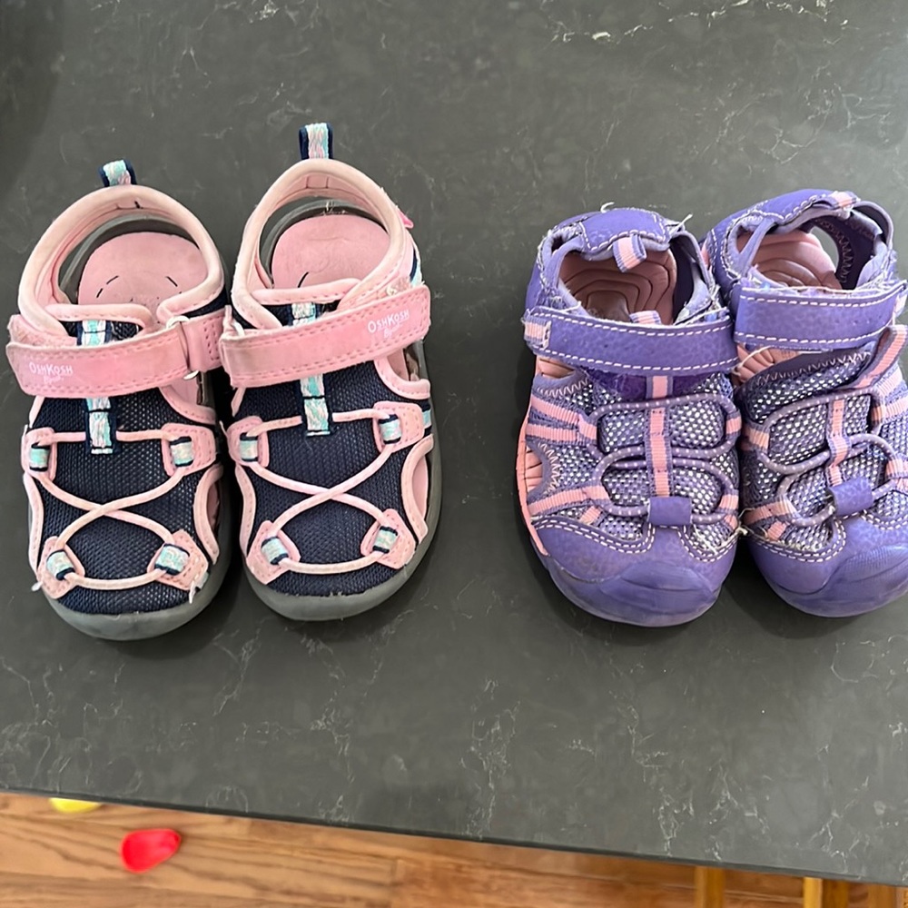 Toddler SIZE 6 regular sandals